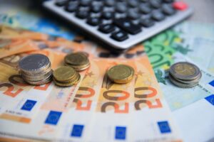 Augmentation du SMIC à 20 € de l’heure : utopie économique ou nécessité pour la survie des travailleurs ?