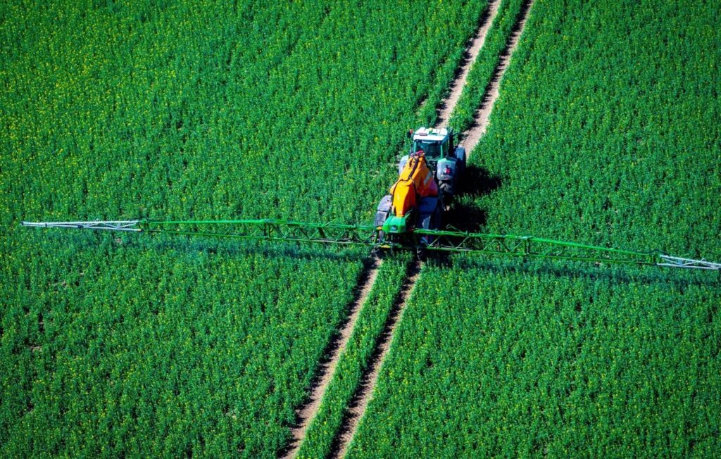 Ce pesticide autorisé en France est interdit partout ailleurs en Europe : pourquoi personne n’en parle
