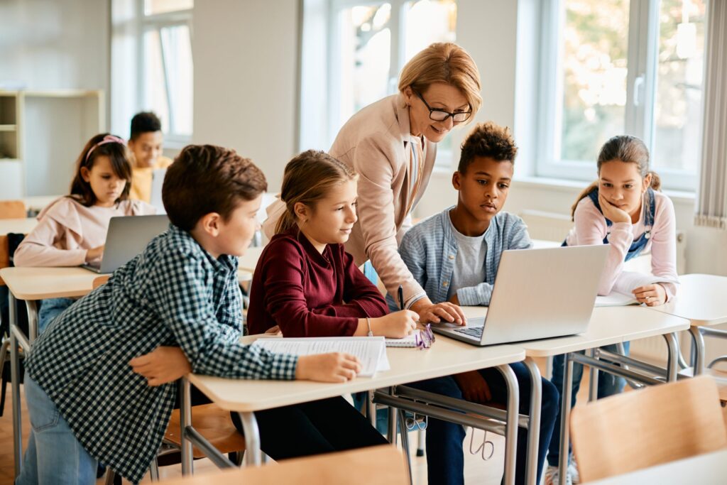 Cette école publique interdit désormais les devoirs à la maison : les résultats sont... inattendus