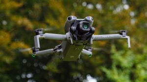Cette ville teste la vidéosurveillance… avec drones silencieux : les habitants ne savaient même pas